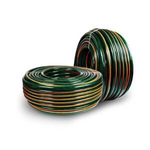 La manguera reforzada para jardín es un tipo de manguera flexible especialmente diseñada para tareas de riego doméstico o profesional en jardines, áreas verdes, huertos o viveros. Está fabricada con materiales de alta calidad como PVC multicapa y refuerzo interno de malla o fibra, lo que le brinda mayor resistencia a la presión, a la torsión y al desgaste, en comparación con una manguera común.